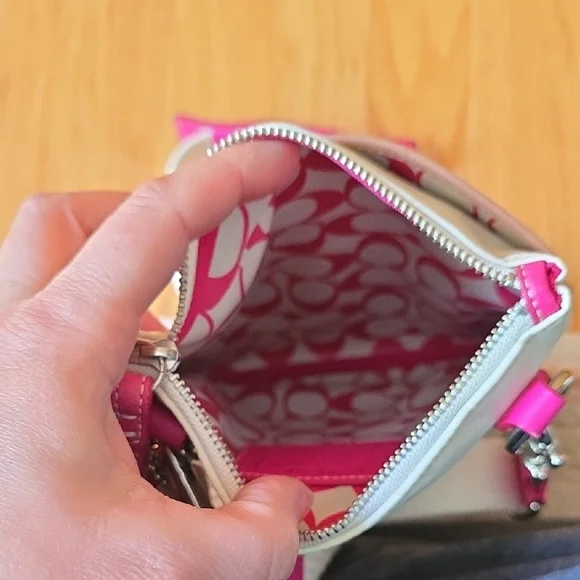 Coach Crossbody Bag in Cream and Pink EUC - Picture 6 of 9